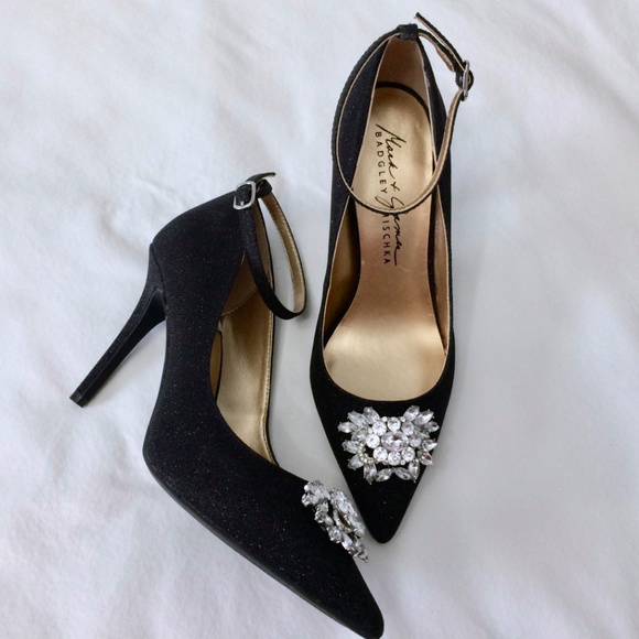 SOLD || Mark&James Badgley Mischka || Black Heels - Picture 4 of 5